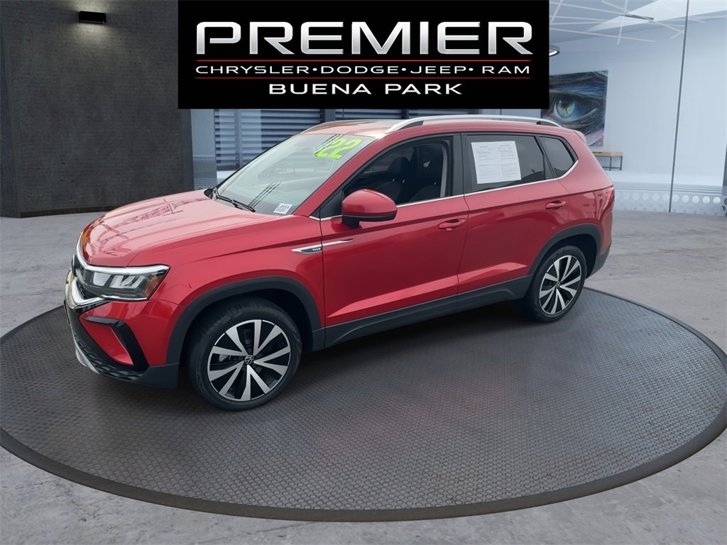 Used 2022 Volkswagen Taos SE w/ Panoramic Sunroof Package image 4