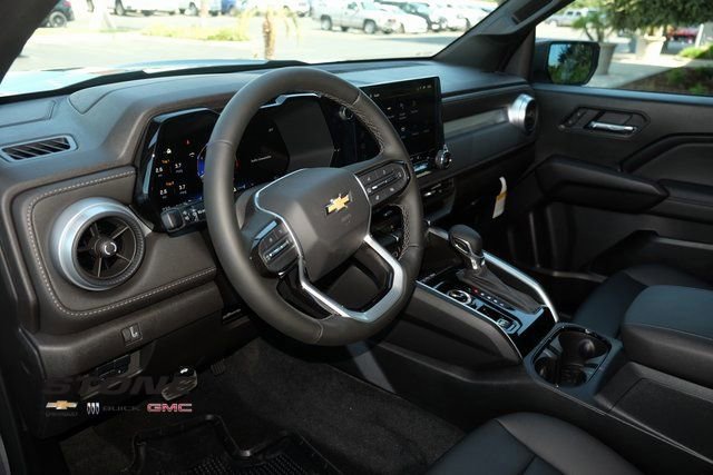 Used 2025 Chevrolet Colorado LT w/ LT Convenience Package AWD/4WD image 13