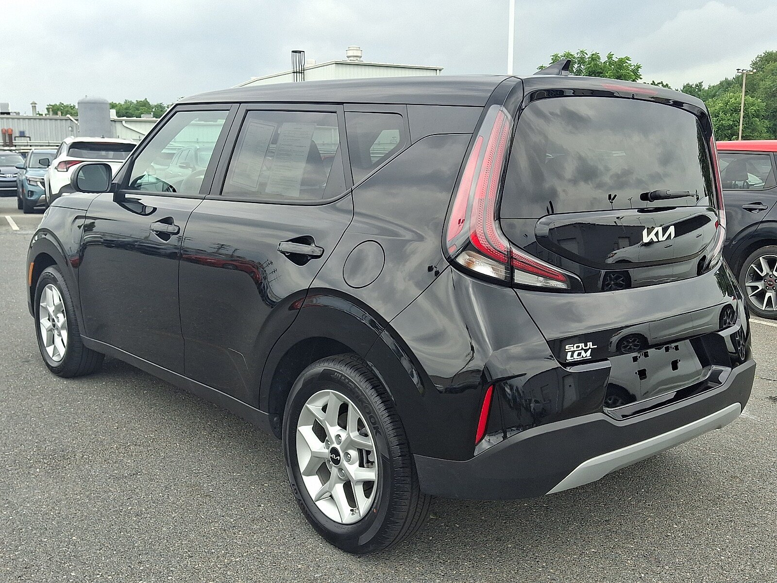 Used 2025 Kia Soul LX w/ LX Technology Package FWD image 6