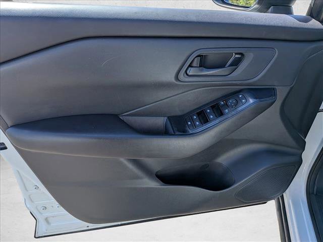 Used 2024 Nissan Rogue S FWD image 10