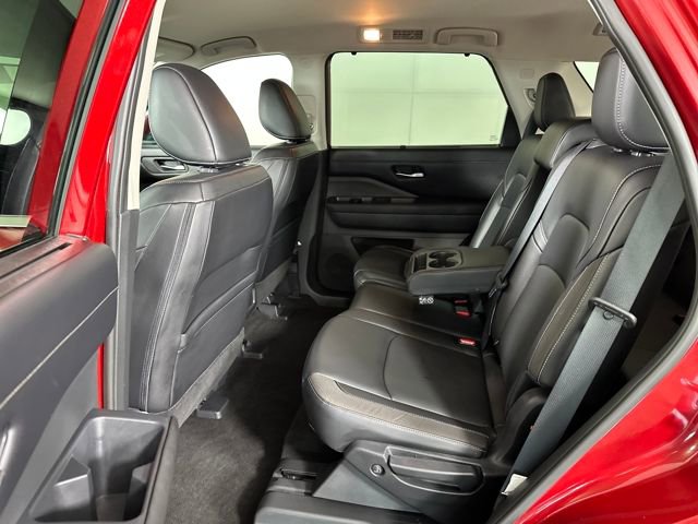 Used 2023 Nissan Pathfinder SL image 25