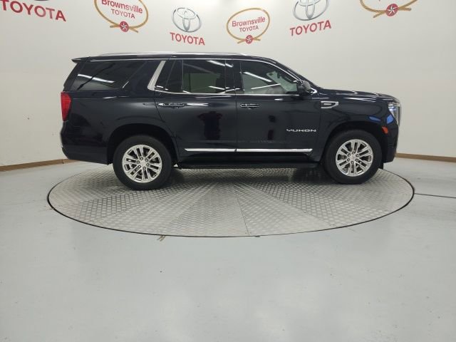 Used 2023 GMC Yukon SLT w/ SLT Premium Package AWD/4WD image 3