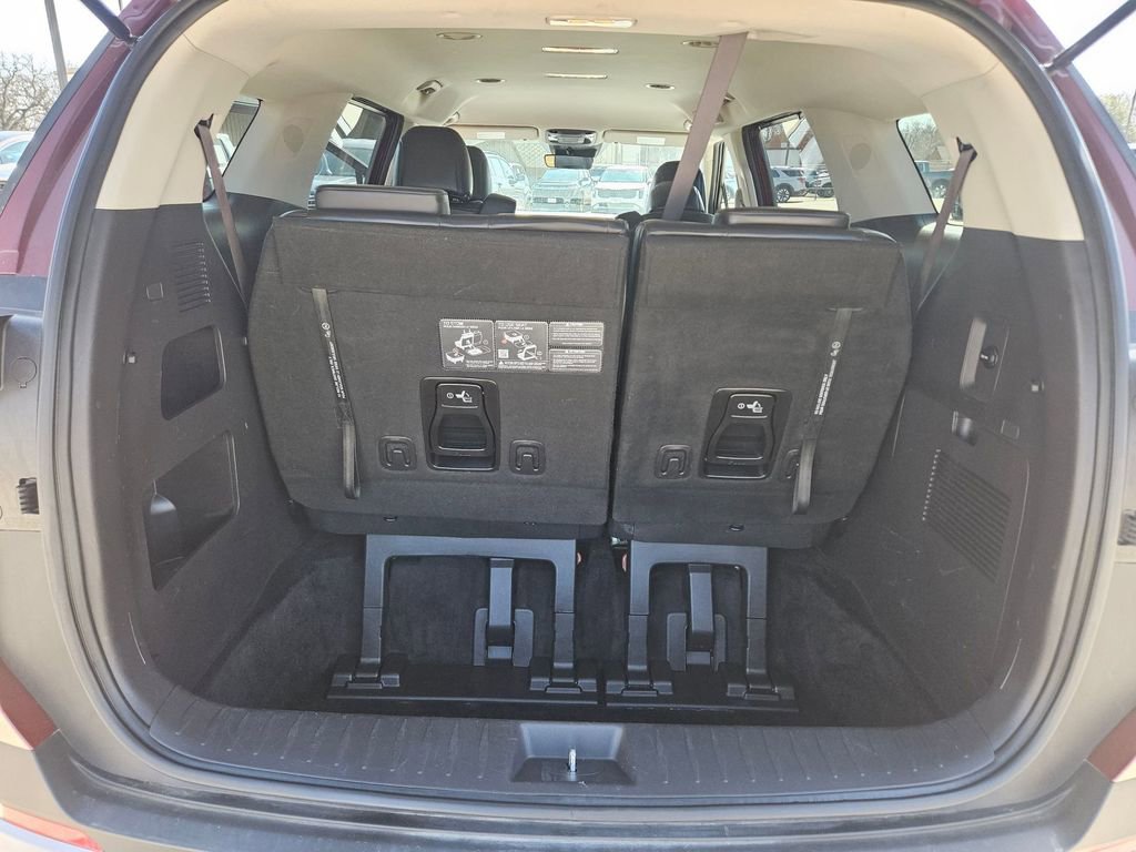 Used 2025 Kia Carnival image 24