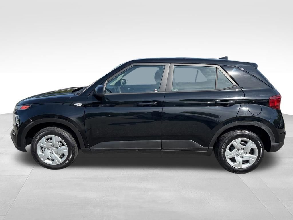 Used 2020 Hyundai Venue SE FWD video 2