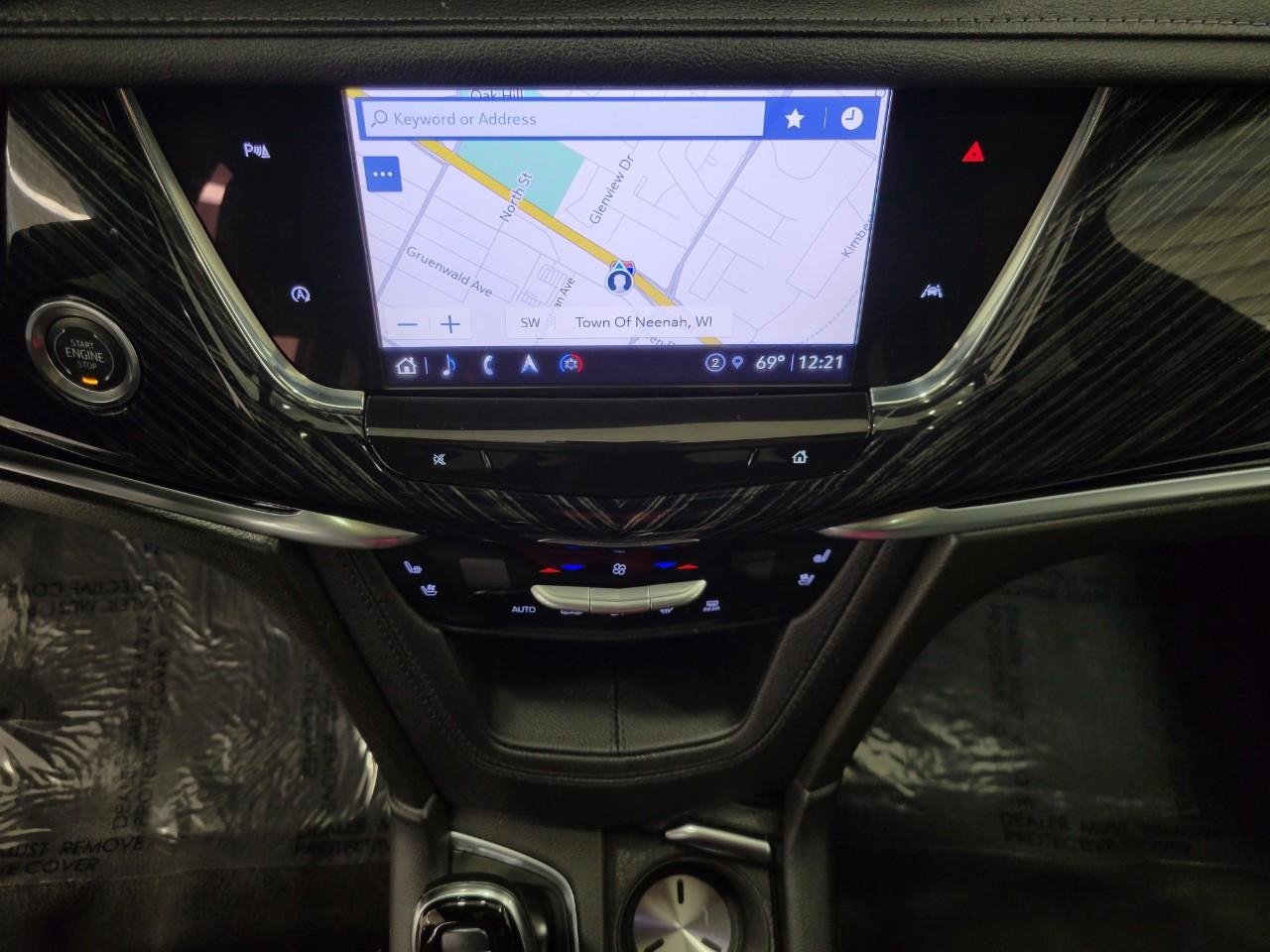 Certified 2025 Cadillac XT6 Premium Luxury image 8