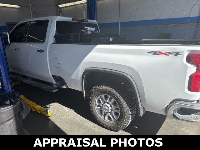 Used 2024 Chevrolet Silverado 3500 LTZ w/ LTZ Convenience Package image 4