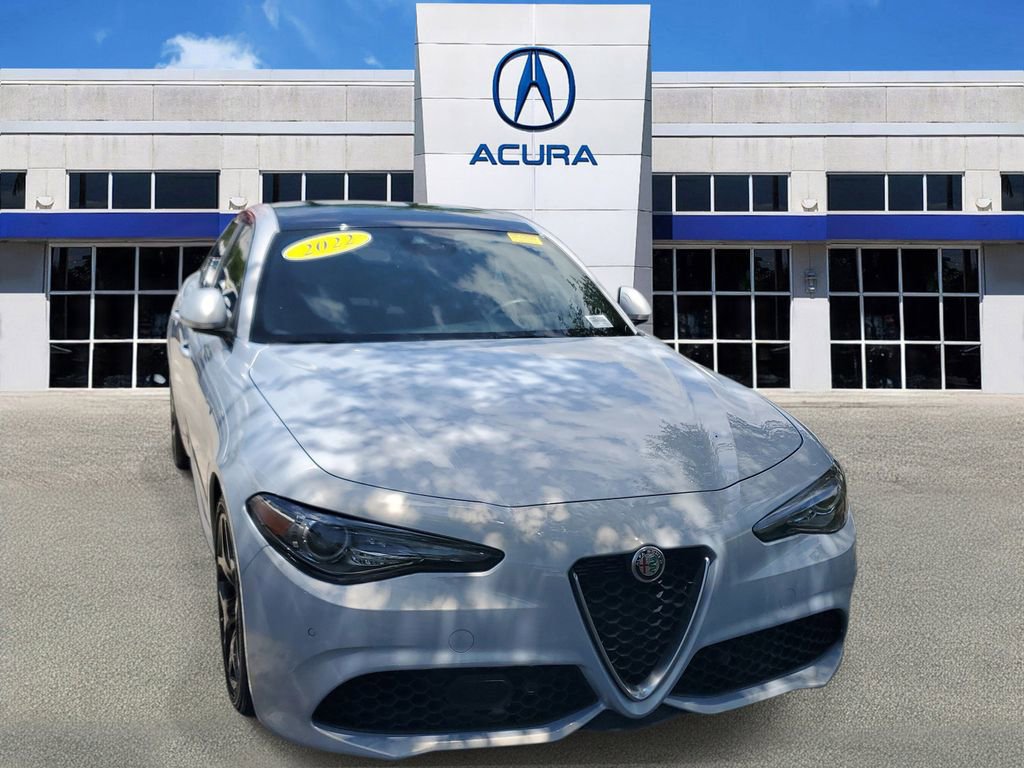 Used 2022 Alfa Romeo Giulia Ti RWD image 1