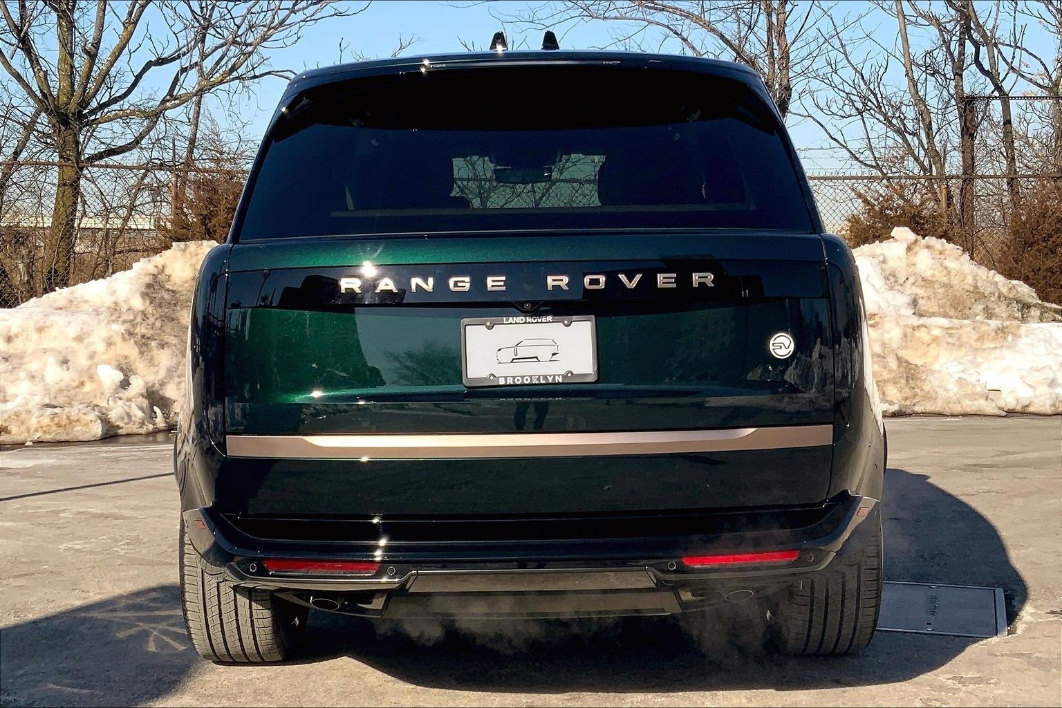 New 2026 Land Rover Range Rover SV image 4