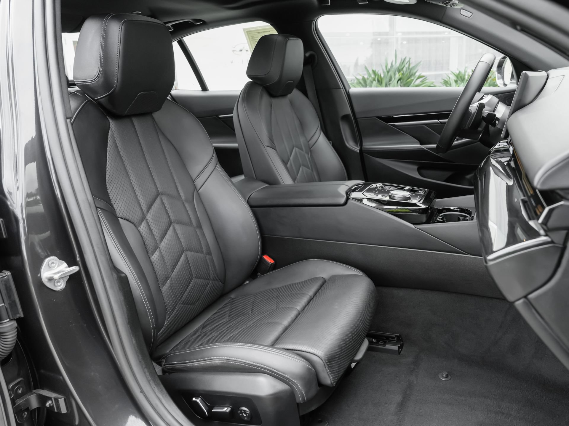 Used 2024 BMW 530i RWD image 44