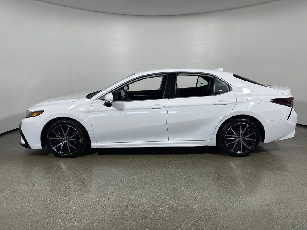 Certified 2023 Toyota Camry SE image 6