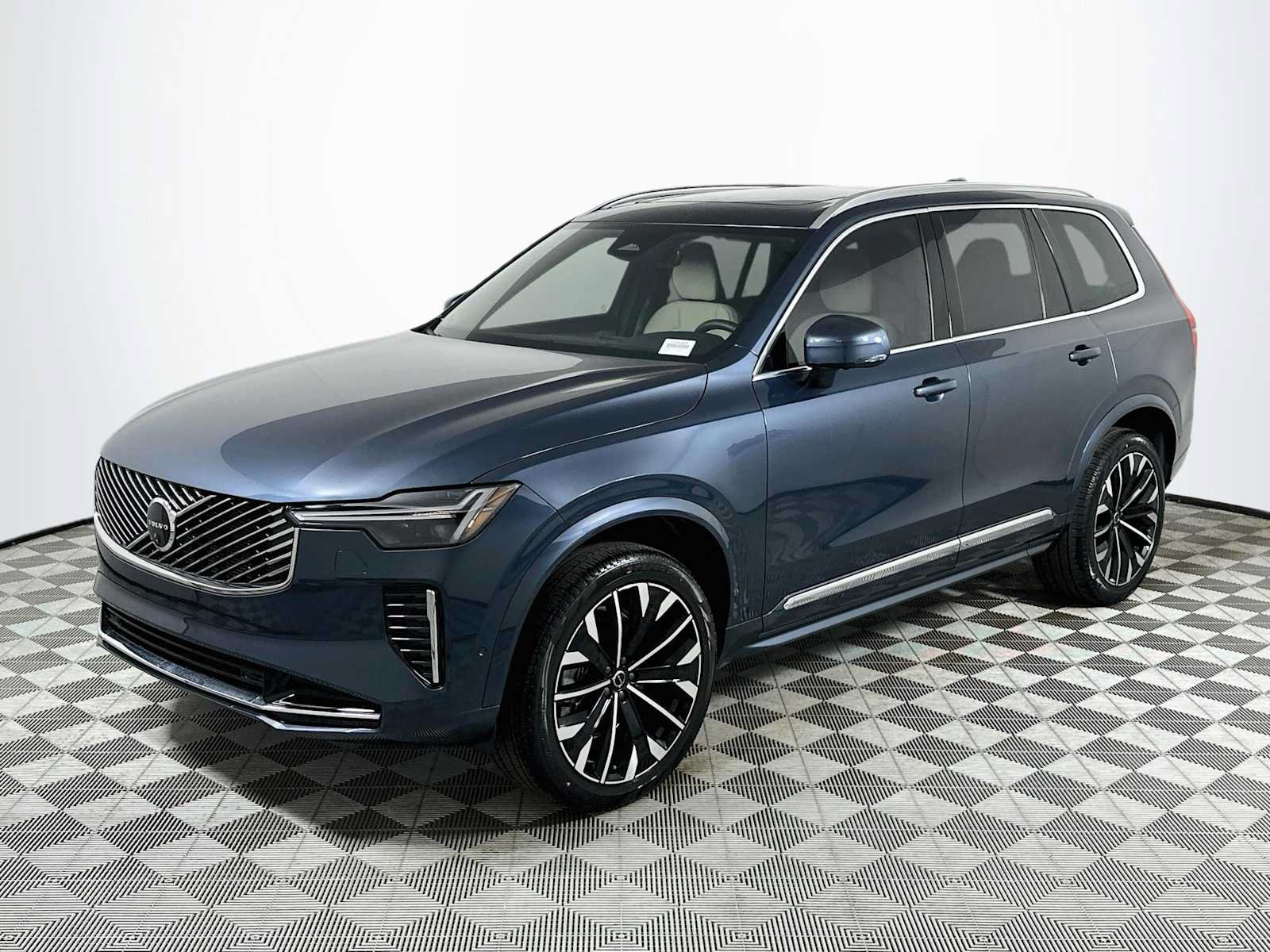 New 2027 Volvo XC90 B6 Plus AWD/4WD image 3