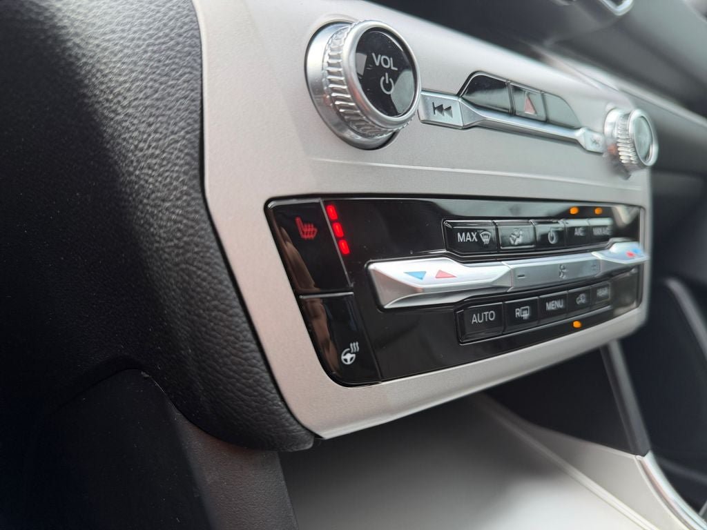 Used 2021 Ford Explorer XLT w/ Equipment Group 202A RWD image 31
