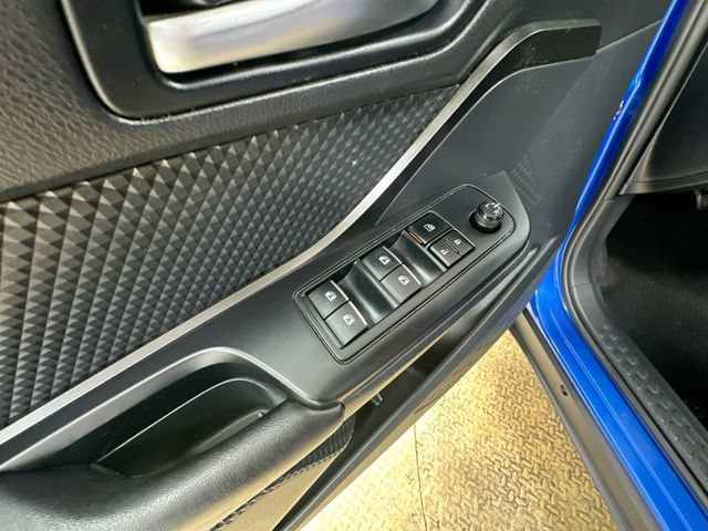 Used 2018 Toyota C-HR XLE FWD image 16