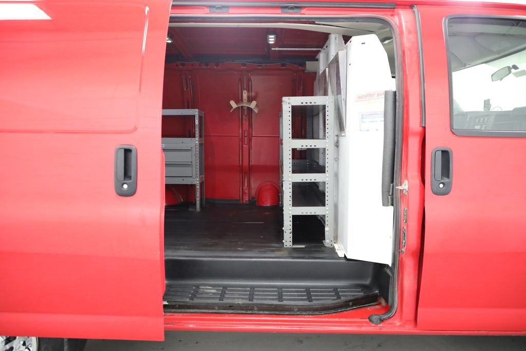 Used 2016 Chevrolet Express 3500 RWD image 17