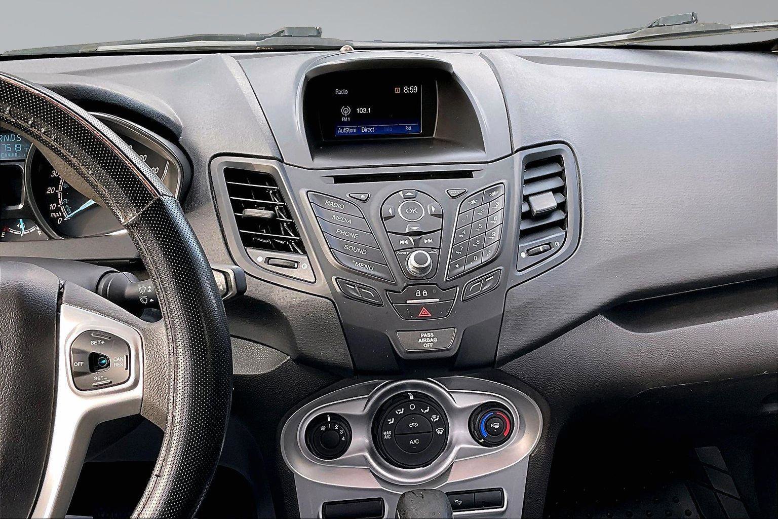 Used 2018 Ford Fiesta SE image 9