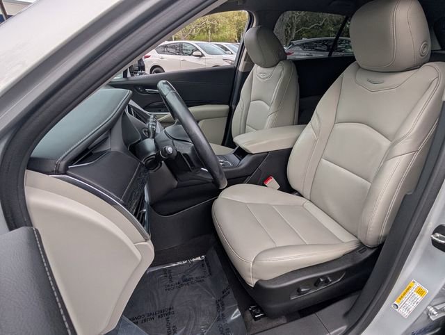 Used 2022 Cadillac XT4 Premium Luxury w/ Enhanced Visibility Package image 14