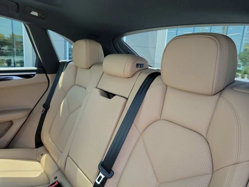 Used 2024 Porsche Macan S AWD/4WD image 15