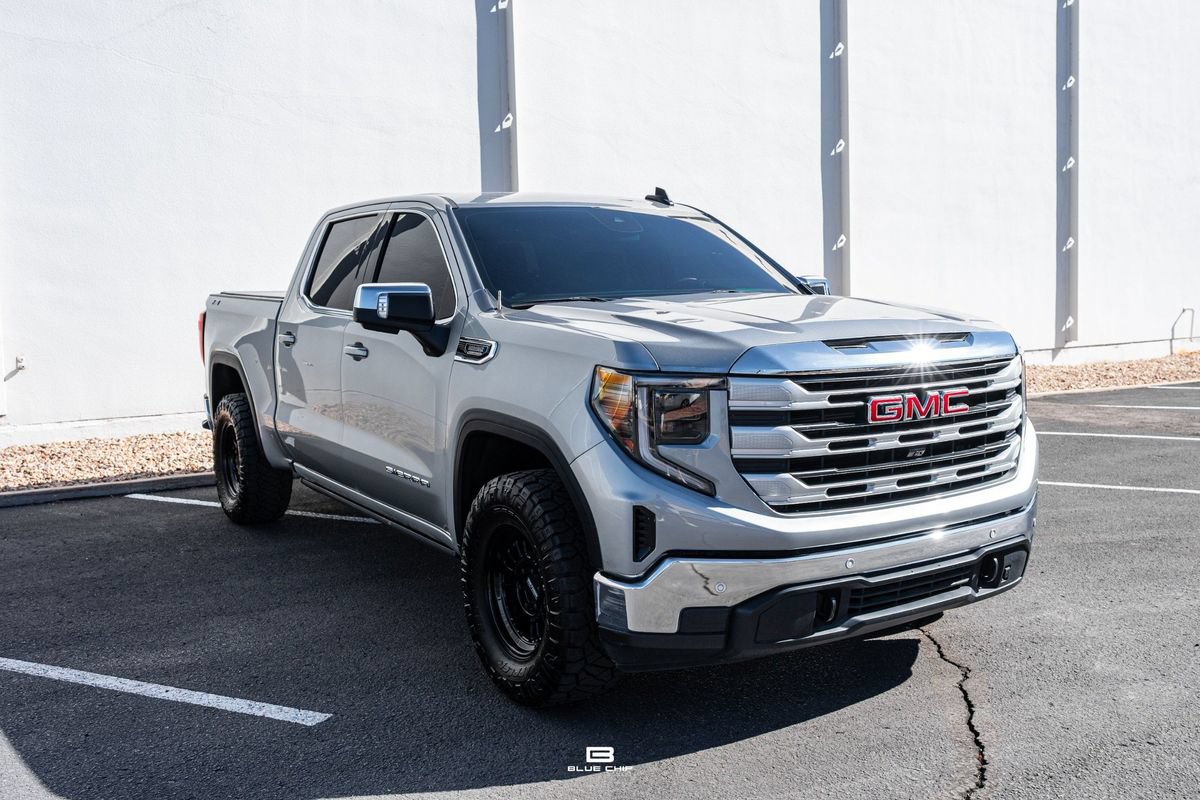Used 2025 GMC Sierra 1500 SLE w/ X31 Off-Road Package AWD/4WD image 23