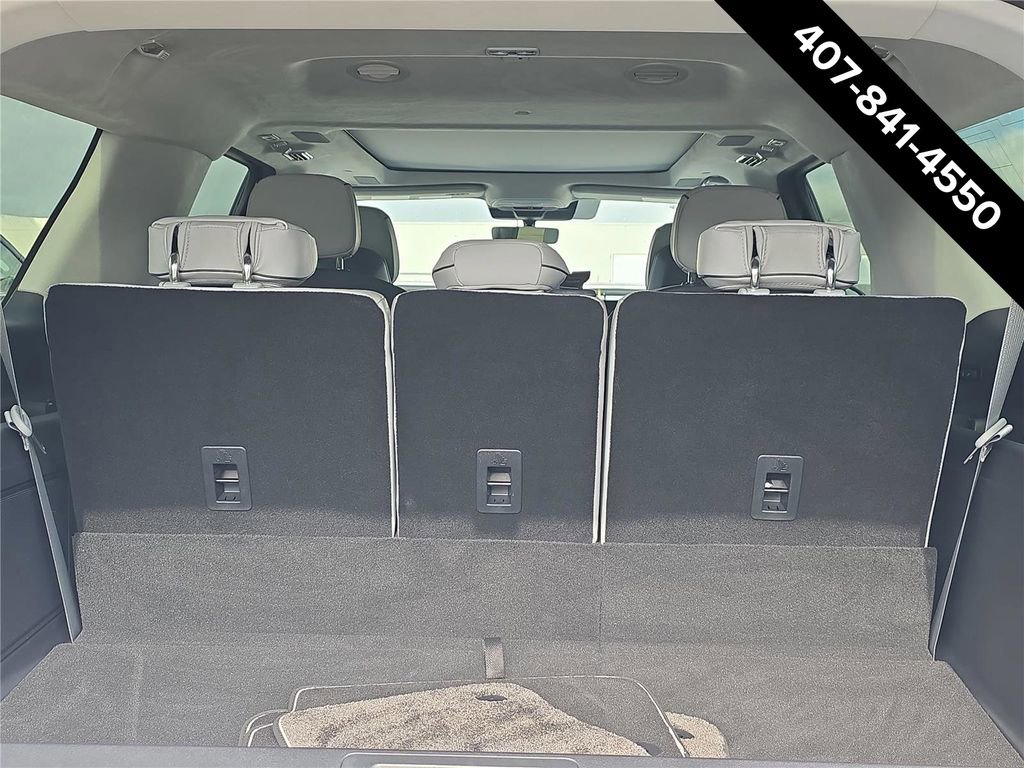 New 2026 Lincoln Navigator L Black Label w/ Black Label Special Edition AWD/4WD image 8