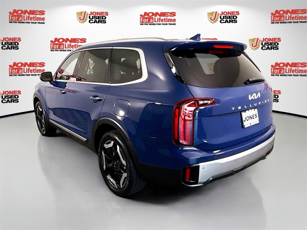 Used 2023 Kia Telluride S w/ S Sunroof Package image 2