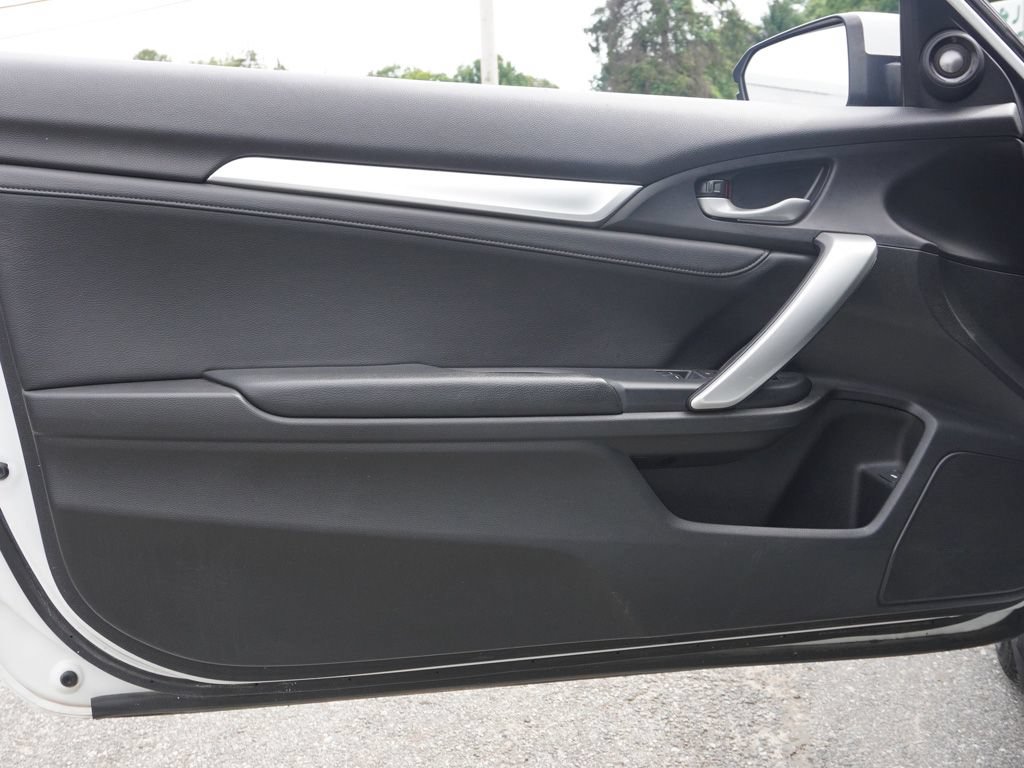 Used 2019 Honda Civic Touring image 19