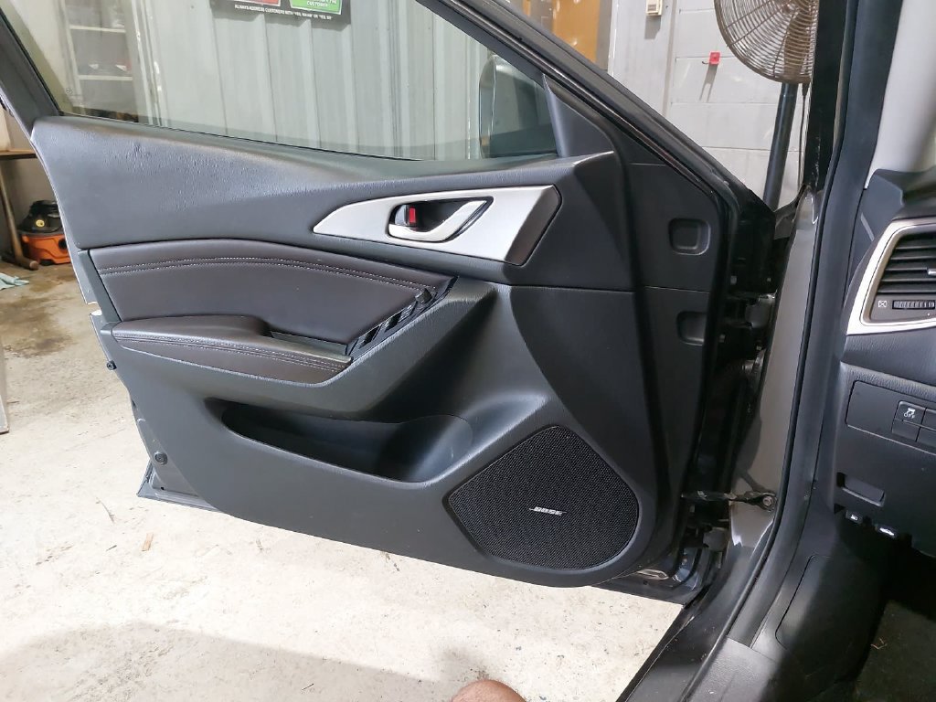 Used 2018 MAZDA MAZDA3 Touring FWD image 26