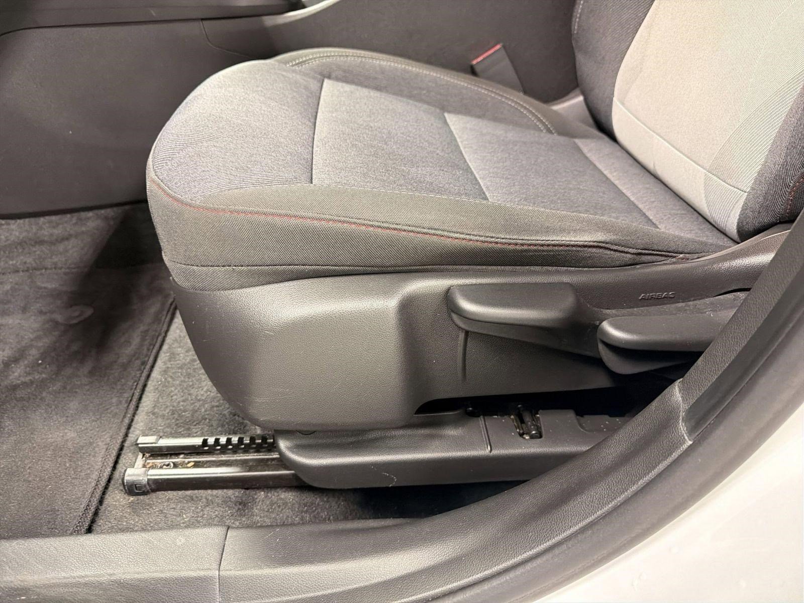 Used 2024 Chevrolet Trax RS w/ Driver Confidence Package image 12