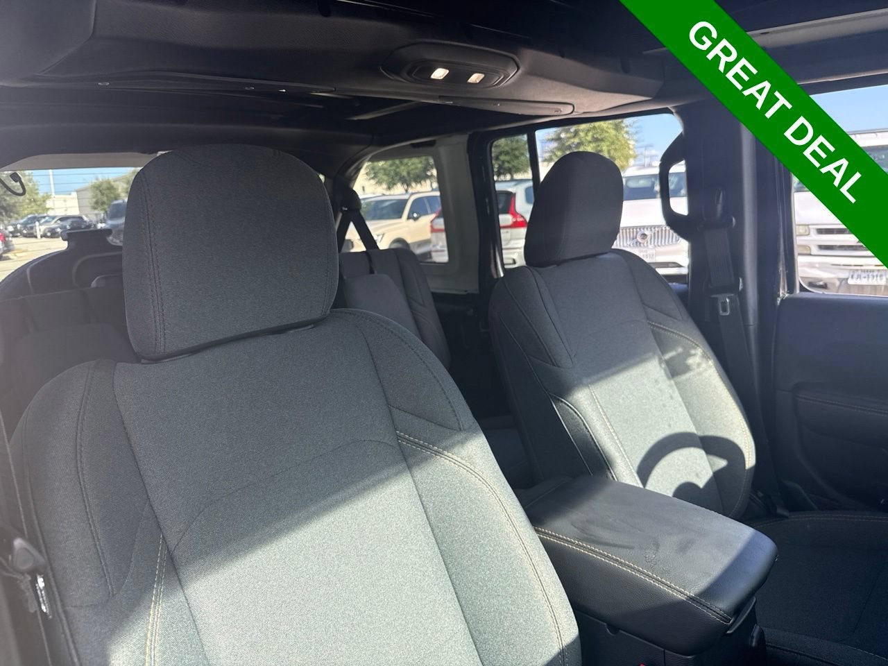 Used 2025 Jeep Wrangler Unlimited Sahara w/ Safety Group AWD/4WD image 11