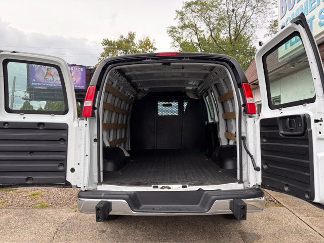 Used 2025 GMC Savana 2500 w/ Driver Convenience Package RWD image 7
