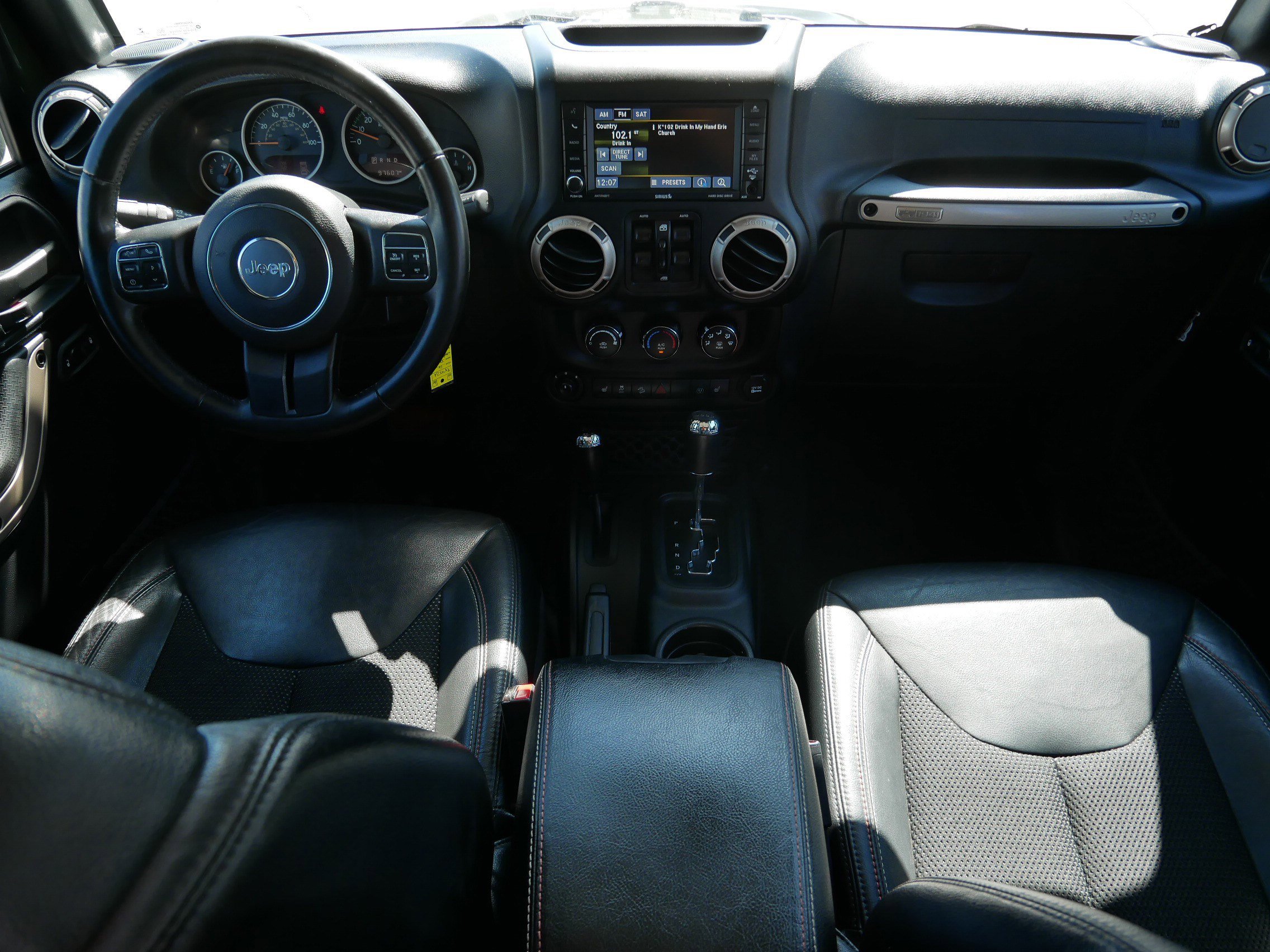 Used 2016 Jeep Wrangler Unlimited Sahara image 10