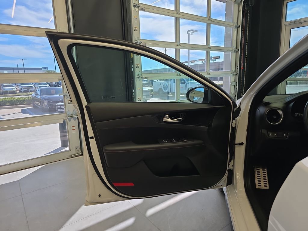 Used 2023 Kia Forte GT image 13