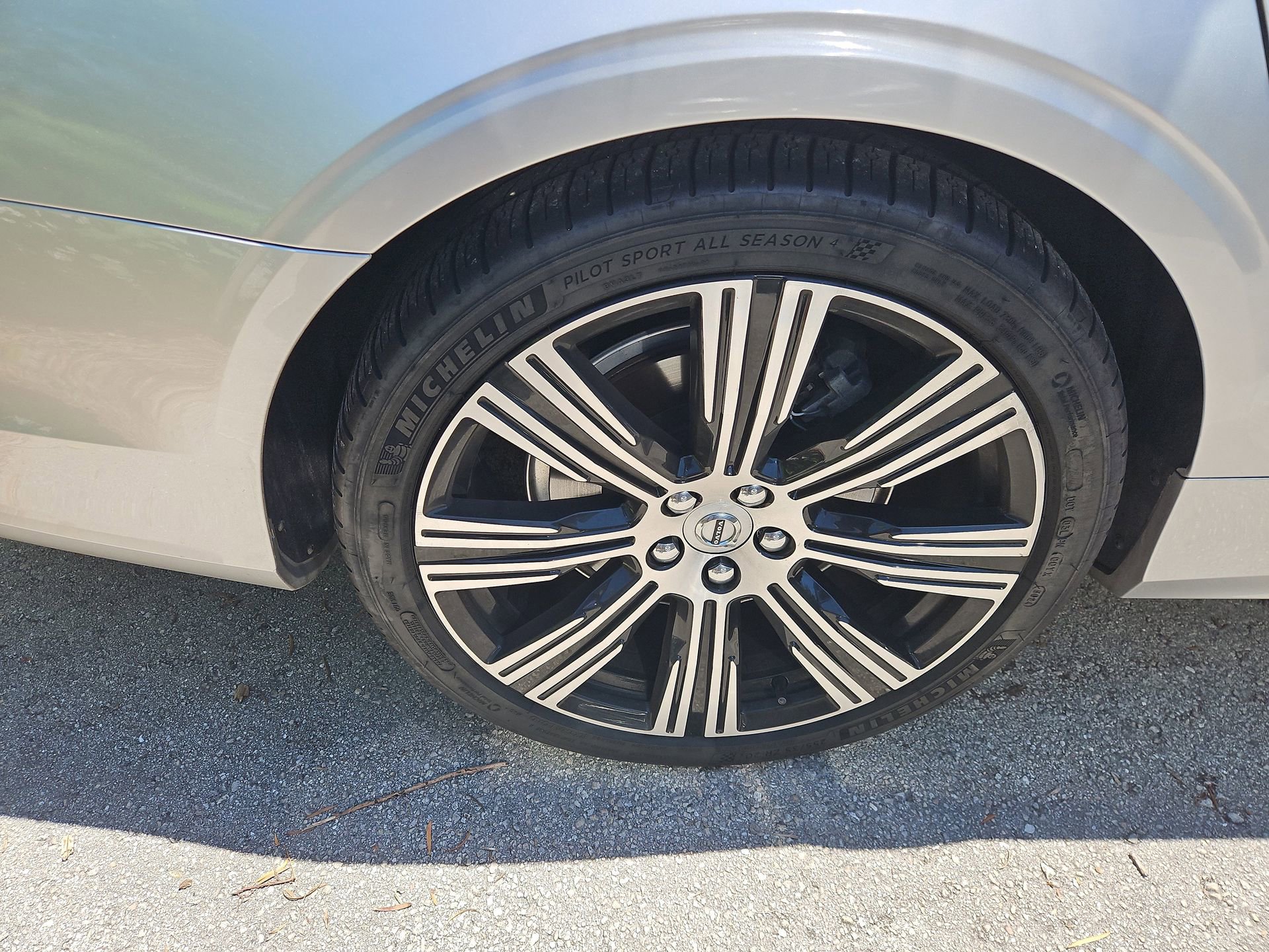 Used 2022 Volvo S90 B6 Inscription w/ Advanced Package AWD/4WD image 6