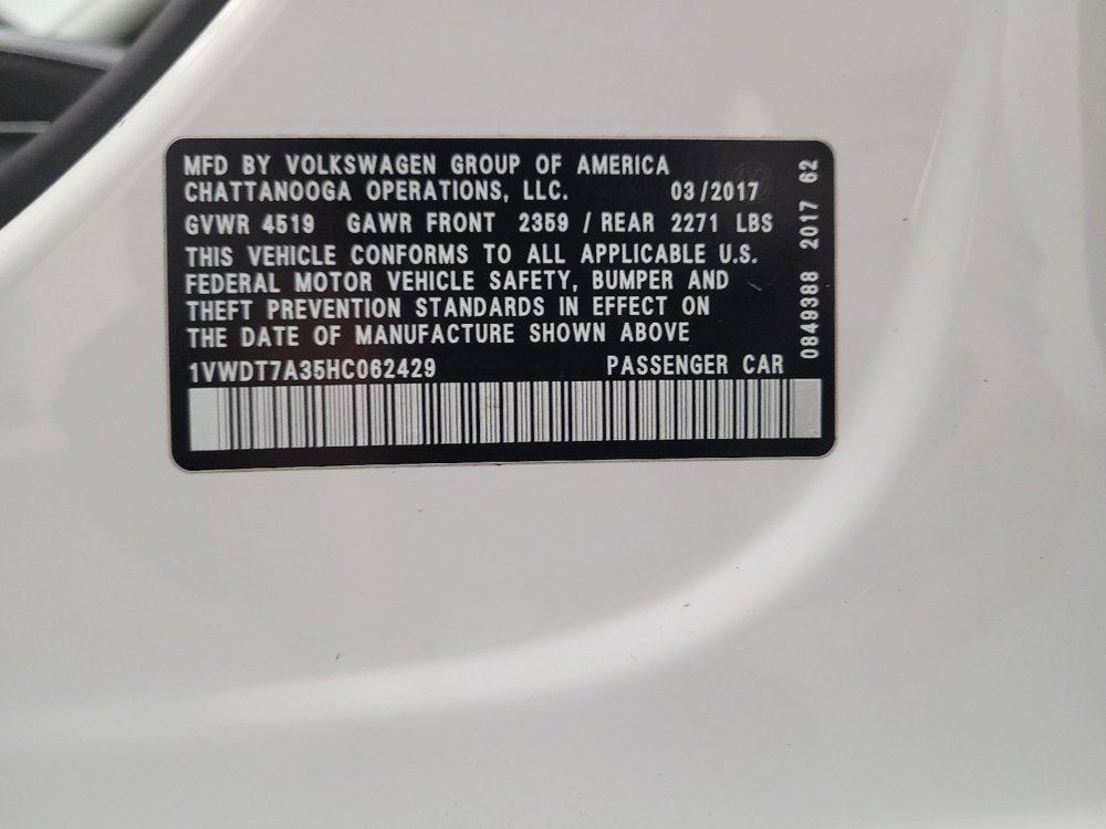 Used 2017 Volkswagen Passat 1.8T R-Line image 33