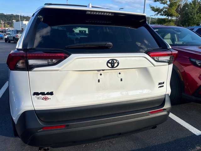 Used 2024 Toyota RAV4 XLE AWD/4WD image 5