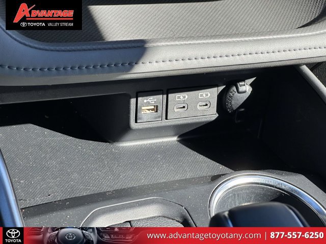Used 2023 Toyota Highlander LE AWD/4WD image 33