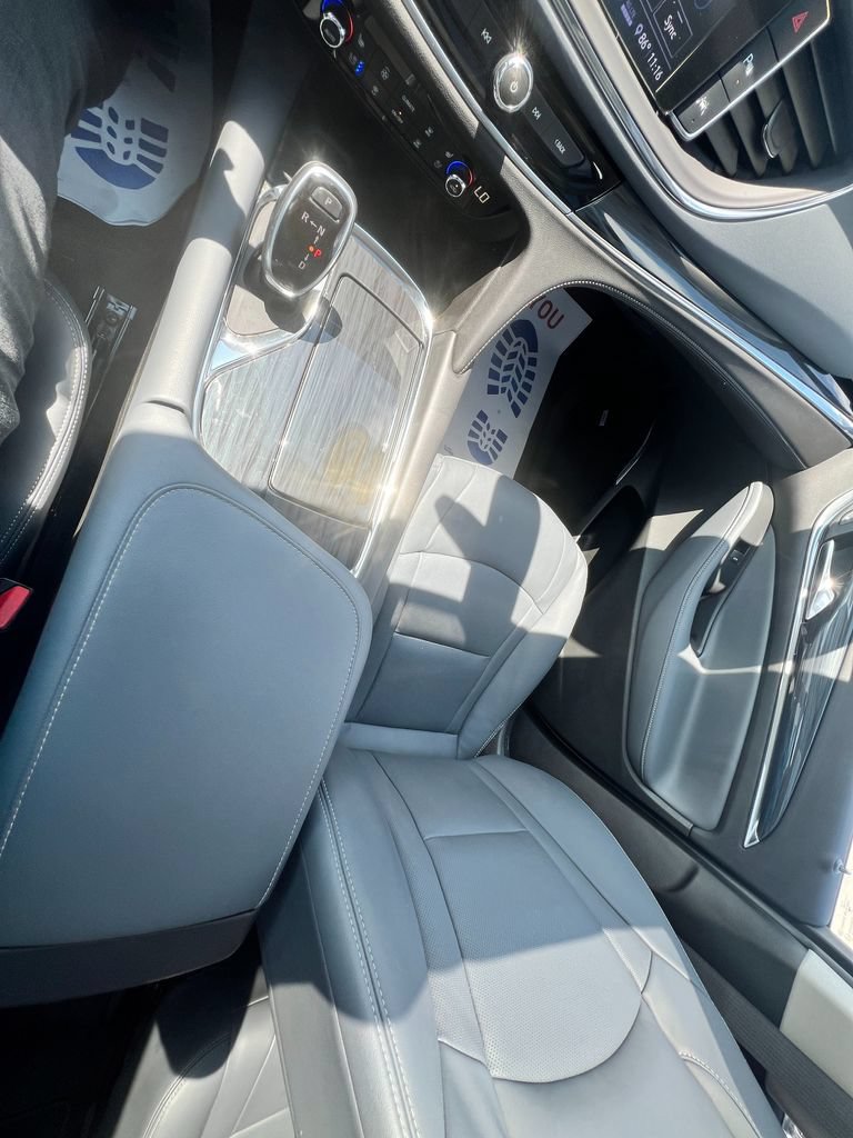 Used 2020 Buick Enclave Premium w/ Sun and Sites Package AWD/4WD image 20