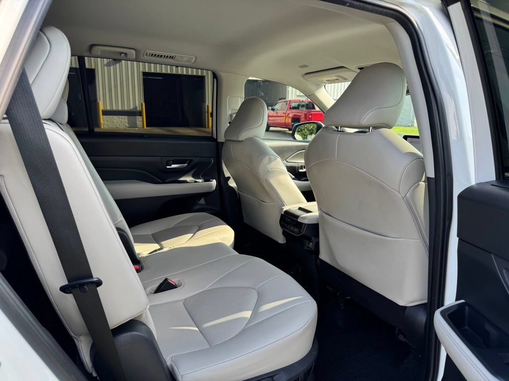 Used 2024 Toyota Grand Highlander FWD image 14