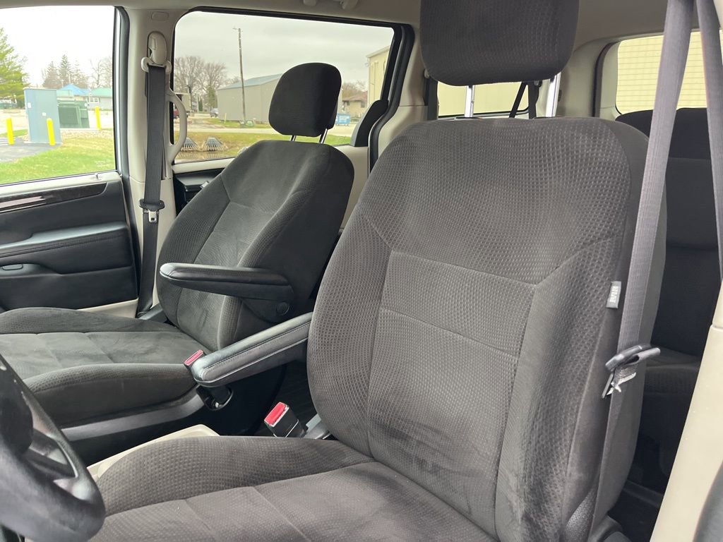 Used 2012 Dodge Grand Caravan SE image 11