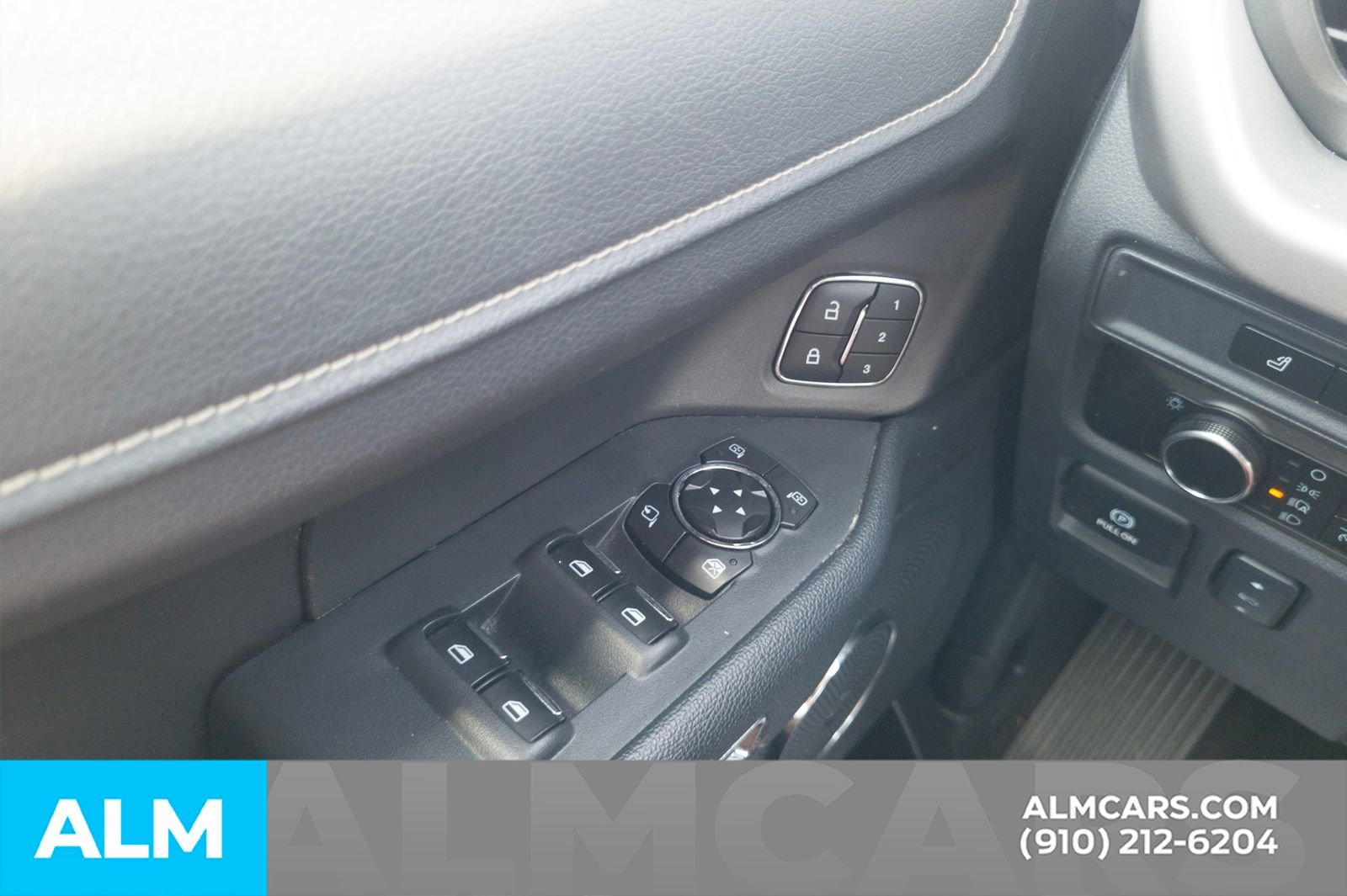 Used 2024 Ford Expedition XLT AWD/4WD image 32