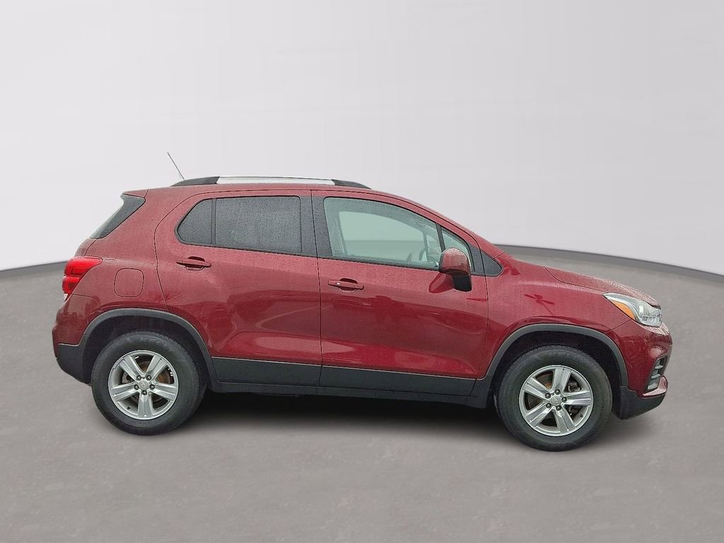 Certified 2022 Chevrolet Trax LT w/ LT Convenience Package image 7