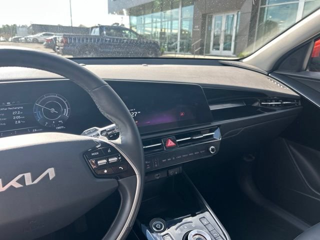 Used 2023 Kia Niro Wind w/ Wind Preserve Package FWD image 11