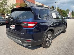 Used 2023 Honda Pilot Elite image 5