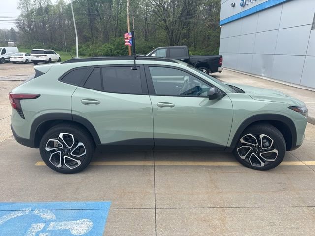 Certified 2024 Chevrolet Trax RS w/ Sunroof Package FWD image 6