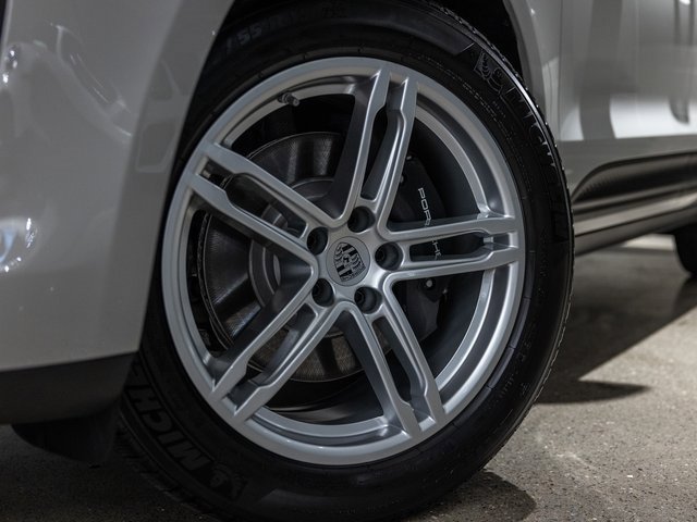 New 2026 Porsche Macan image 17