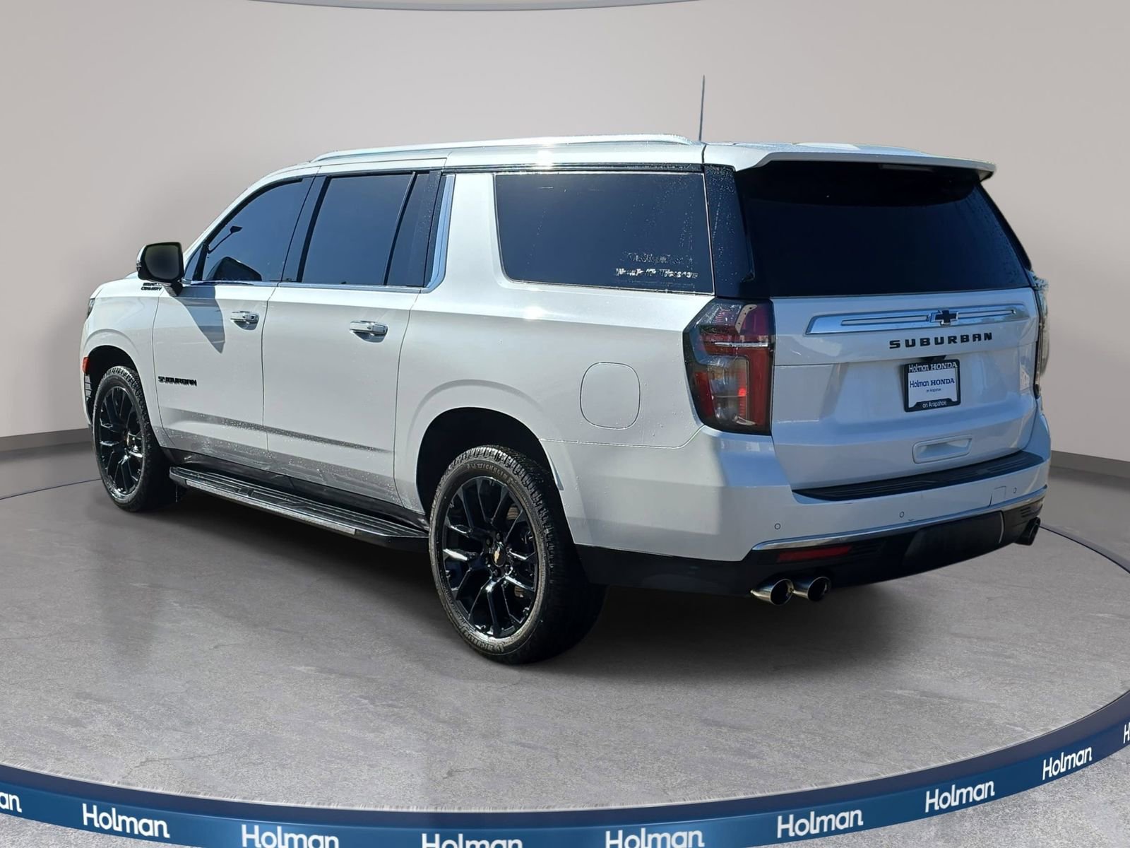 Used 2023 Chevrolet Suburban High Country AWD/4WD image 8