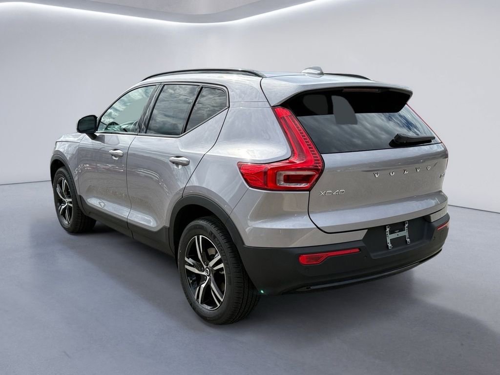 New 2026 Volvo XC40 B5 Core w/ Climate Package image 5