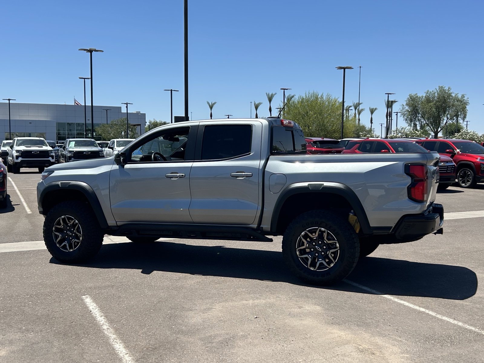 Certified 2024 Chevrolet Colorado ZR2 w/ Safety Package AWD/4WD image 3