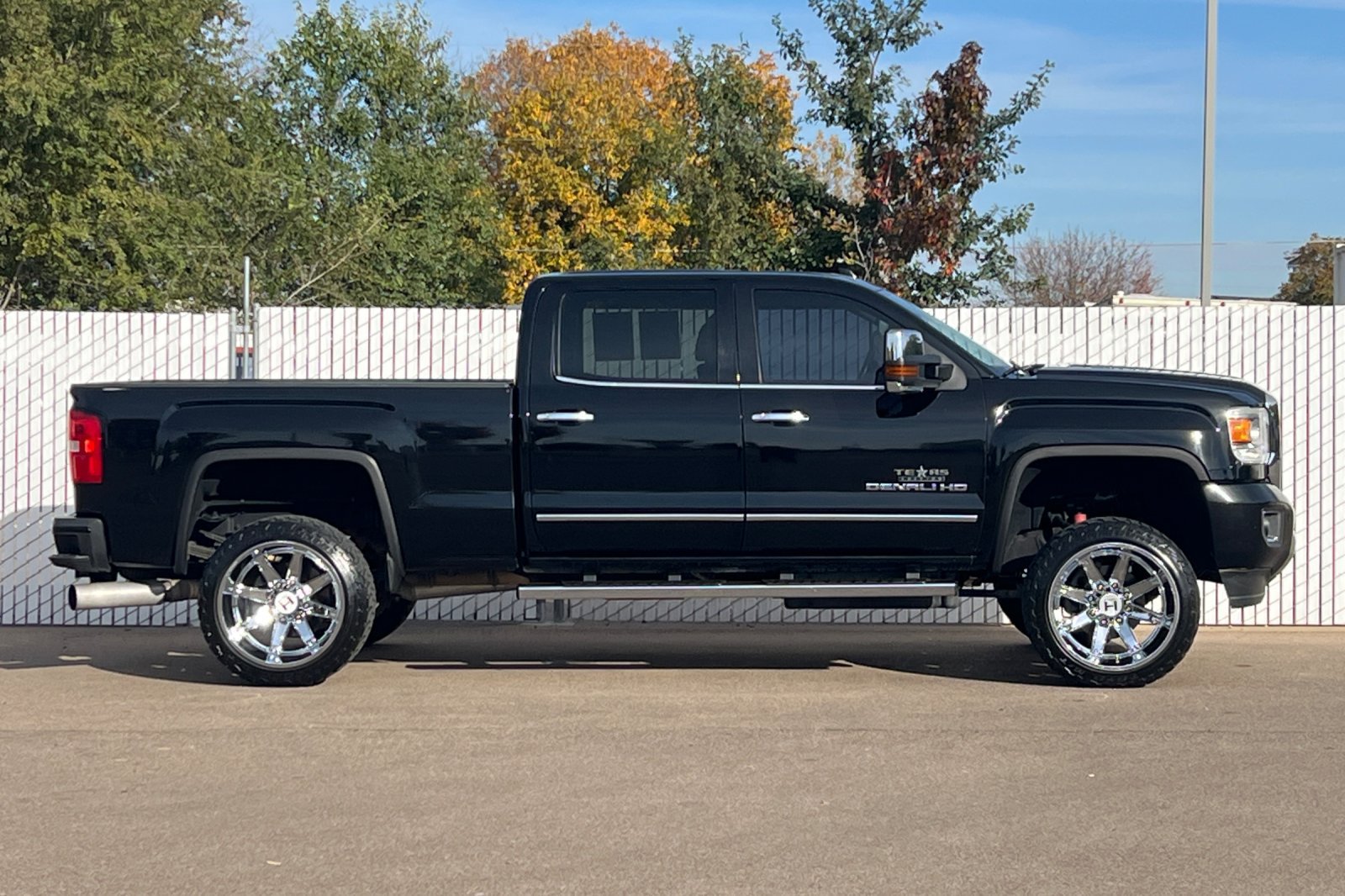 Used 2015 GMC Sierra 3500 Denali w/ Duramax Plus Package AWD/4WD image 3