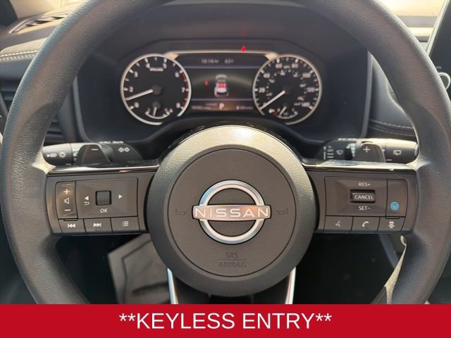 Used 2023 Nissan Rogue SV image 11
