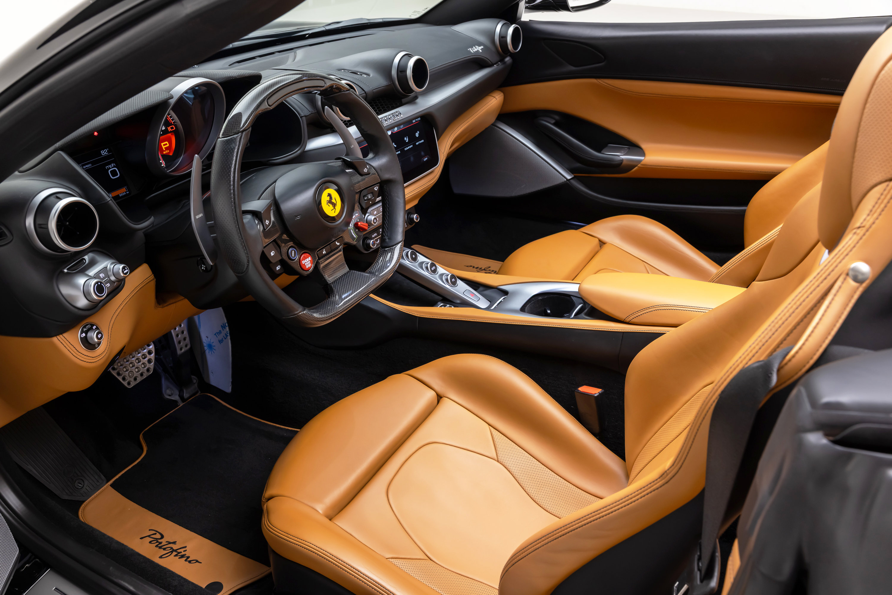 Used 2020 Ferrari Portofino RWD image 38
